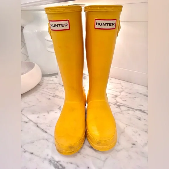 Iconic Hunter Kids' Bright Yellow Rain Boots - Picture 2 of 7
